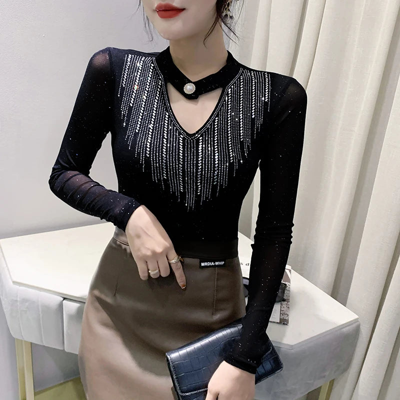 Camiseta Malla Cuello V Pedrería Sexy