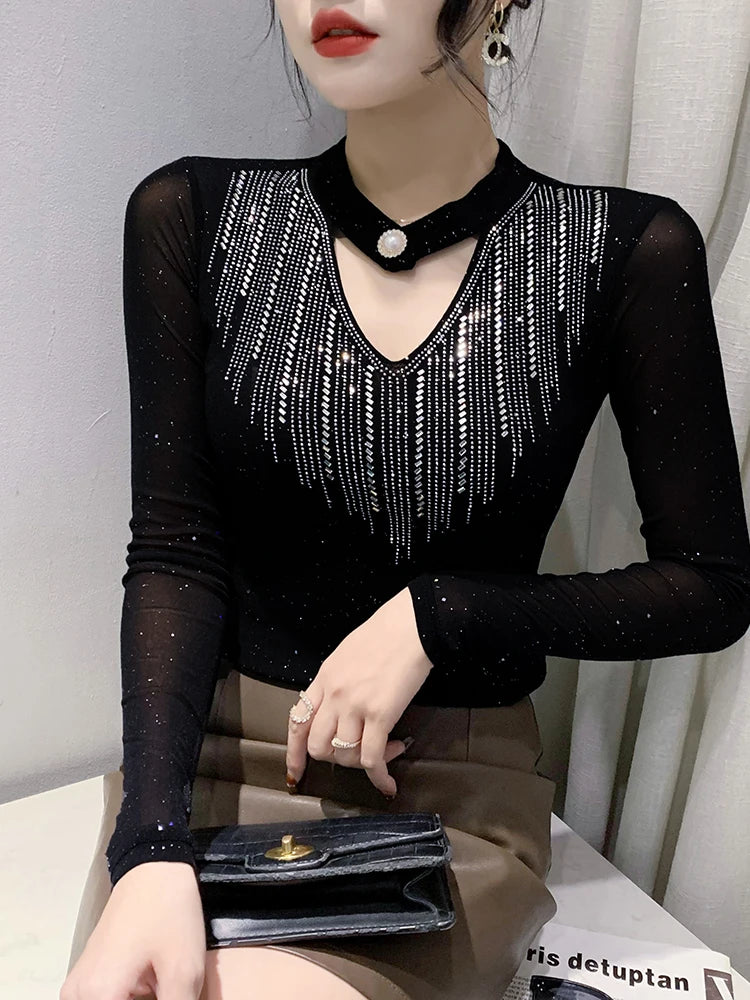 Camiseta Malla Cuello V Pedrería Sexy