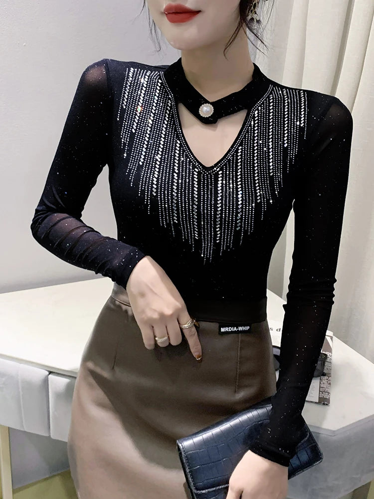 Camiseta Malla Cuello V Pedrería Sexy